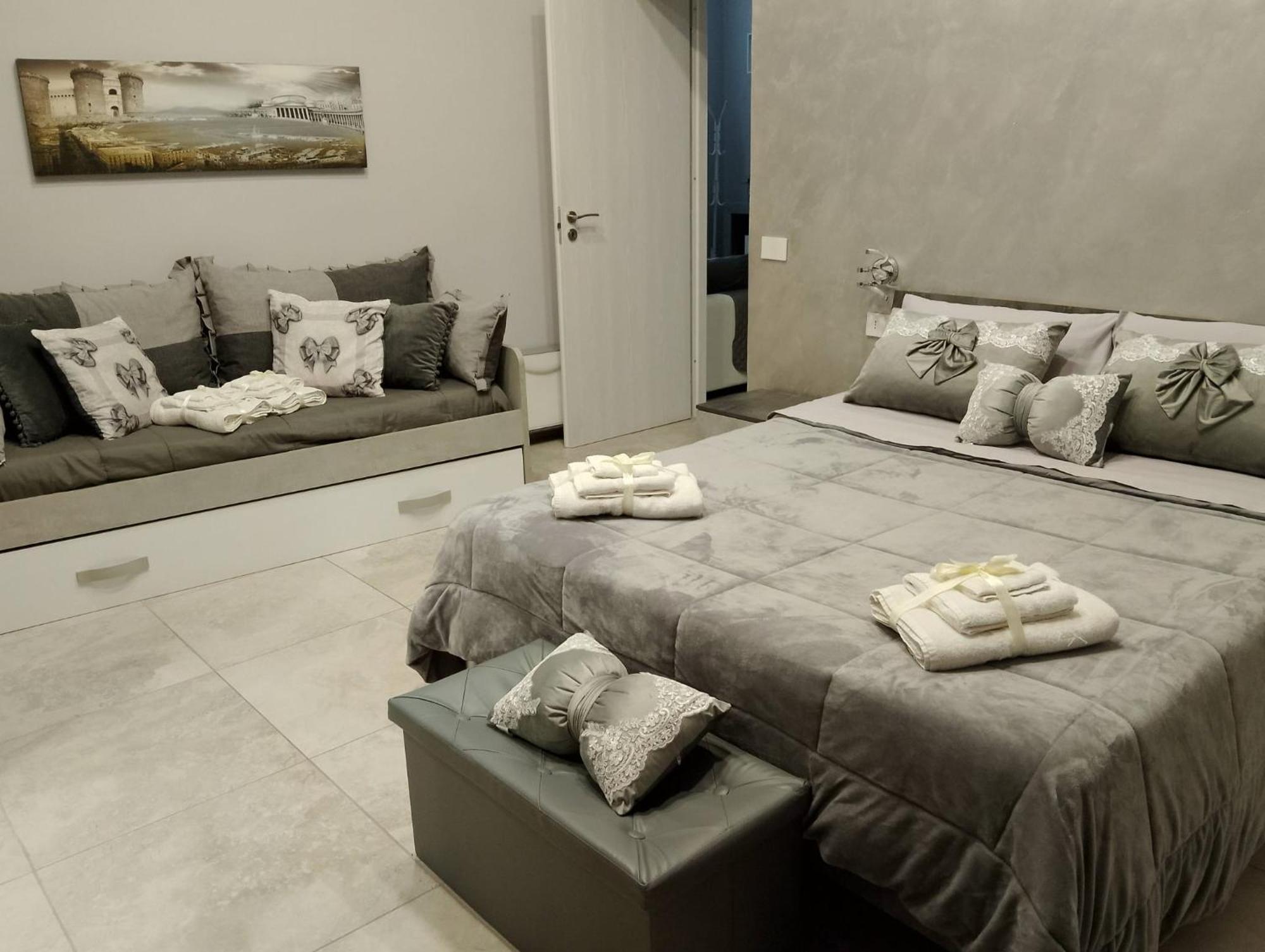 דירות Mary House Napoli Centro מראה חיצוני תמונה